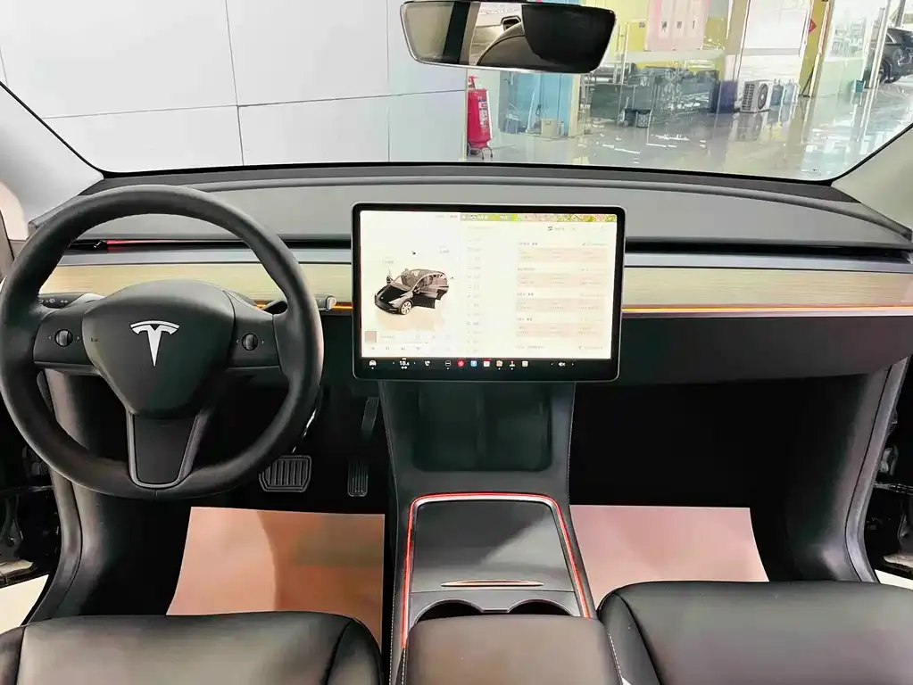 Tesla Model Y — фото 5