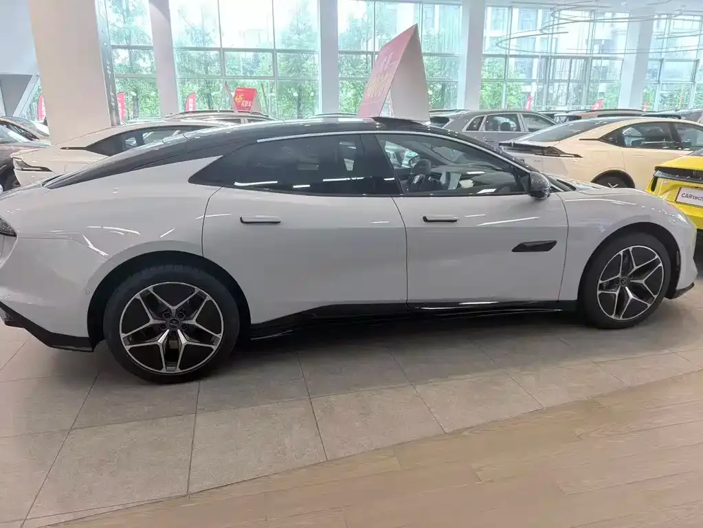 Lotus Emeya 2025 из CN, фото 8