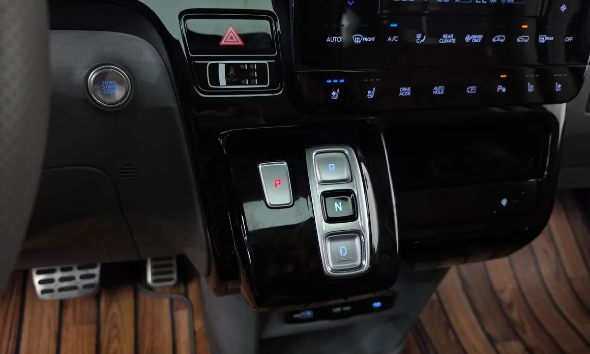Hyundai Staria 2025 из KR, фото 2