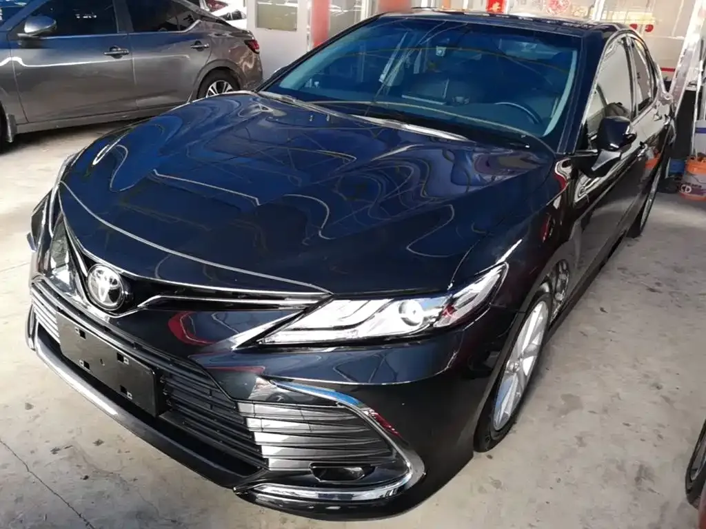 Toyota Camry — фото 3