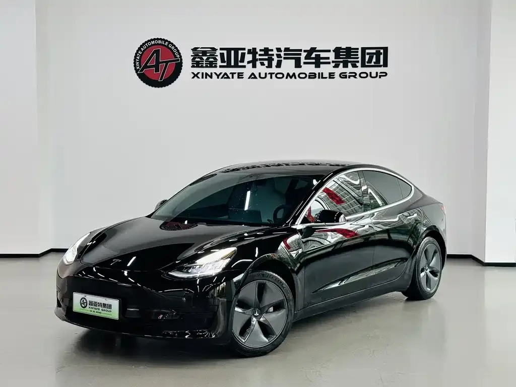 Tesla Model 3 — фото 9