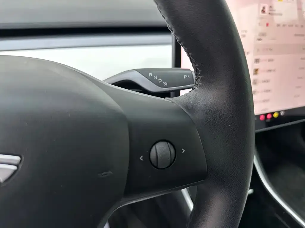Tesla Model 3 — фото 6