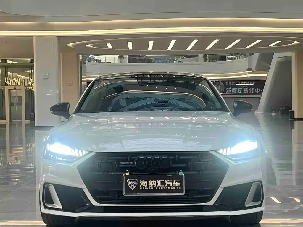 Audi A7L — фото 5