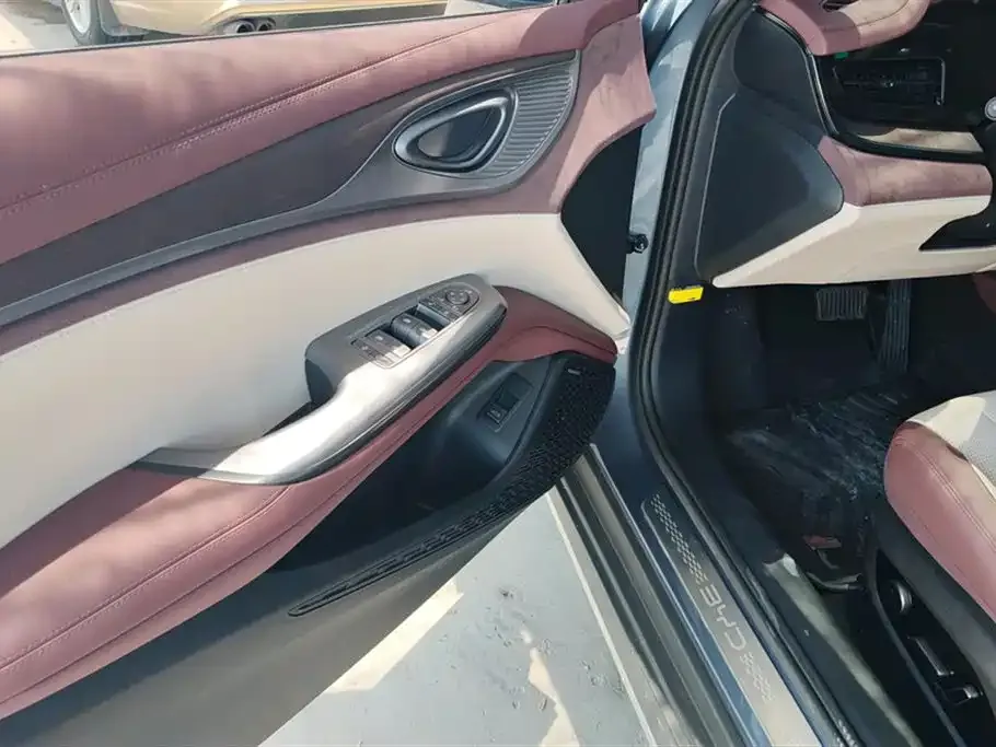 BYD Seal — фото 10