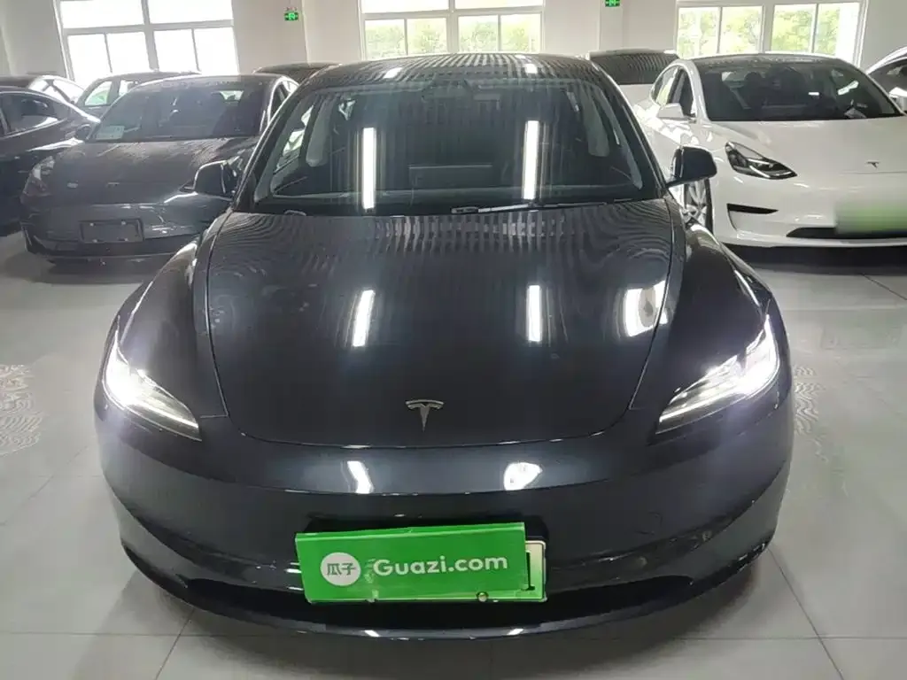 Tesla Model 3 — фото 10