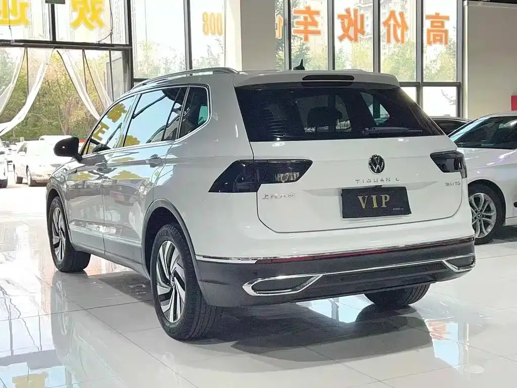 Volkswagen Tiguan L — фото 5