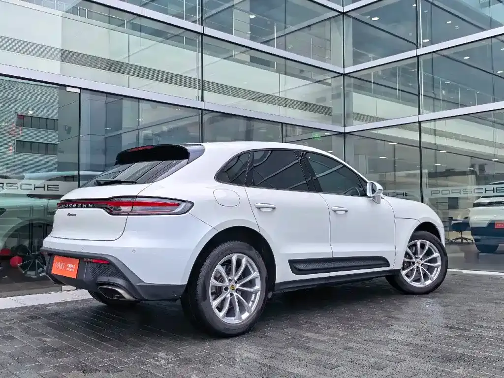 Porsche Macan — фото 10