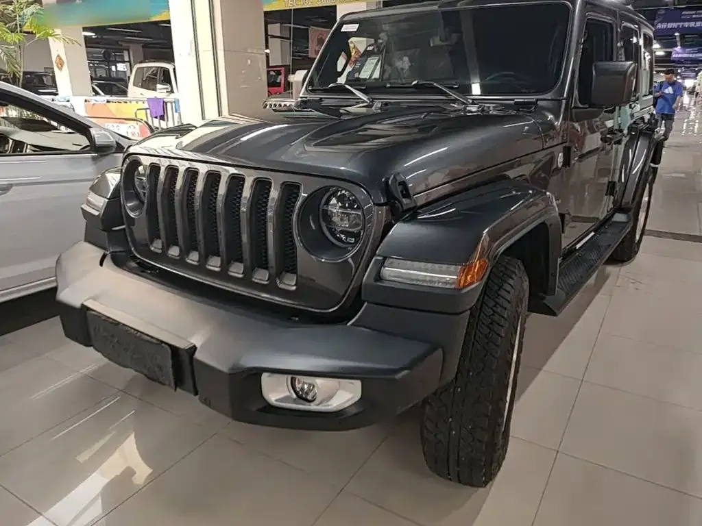 Jeep Wrangler — фото 10