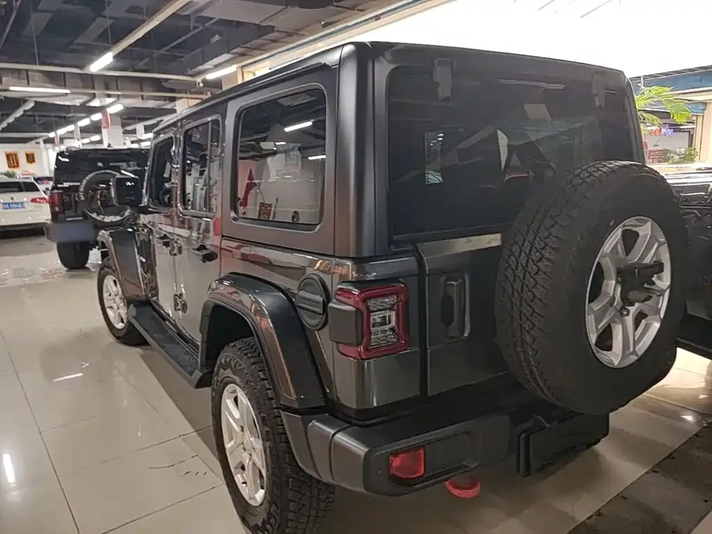 Jeep Wrangler — фото 3