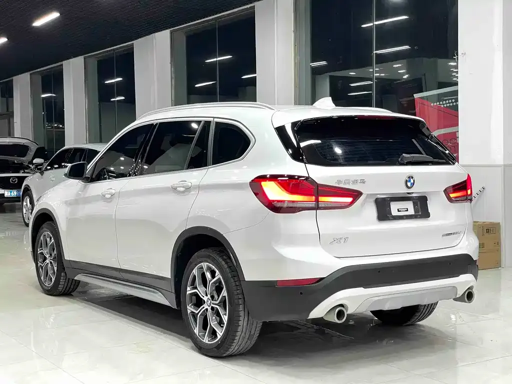 BMW X1 — фото 10