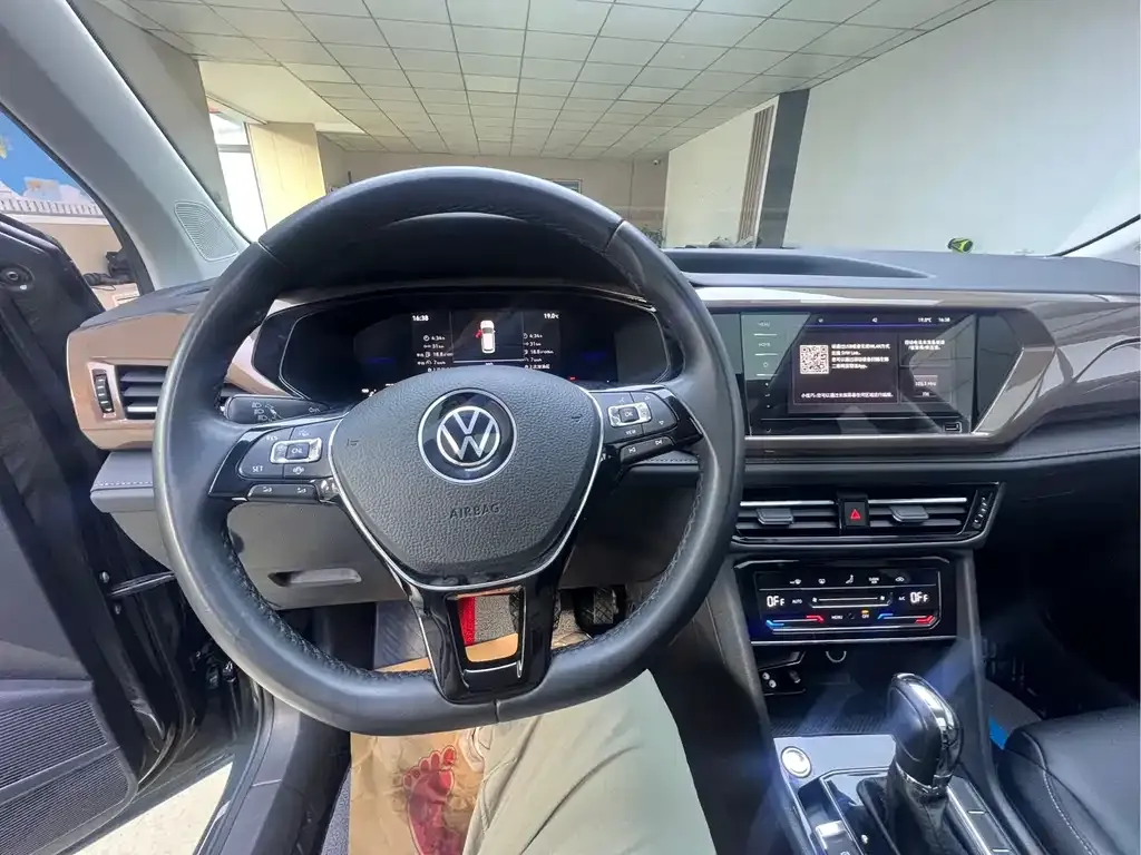 Volkswagen Tharu — фото 9