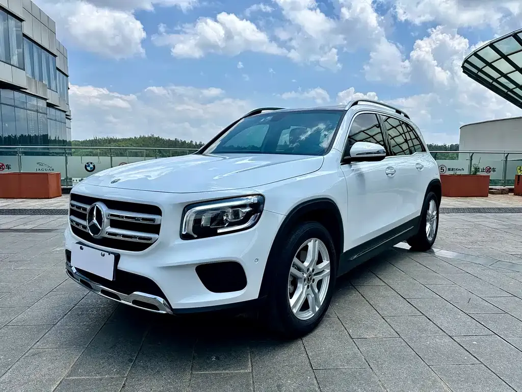 Mercedes-Benz GLB — фото 1