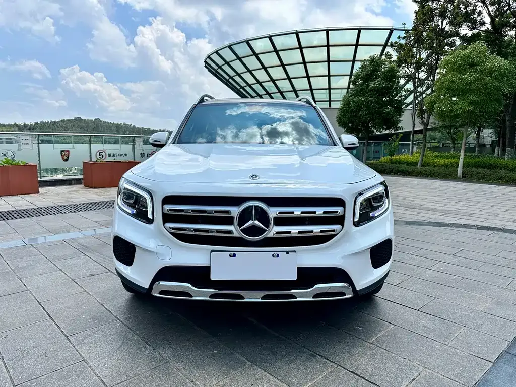 Mercedes-Benz GLB — фото 10