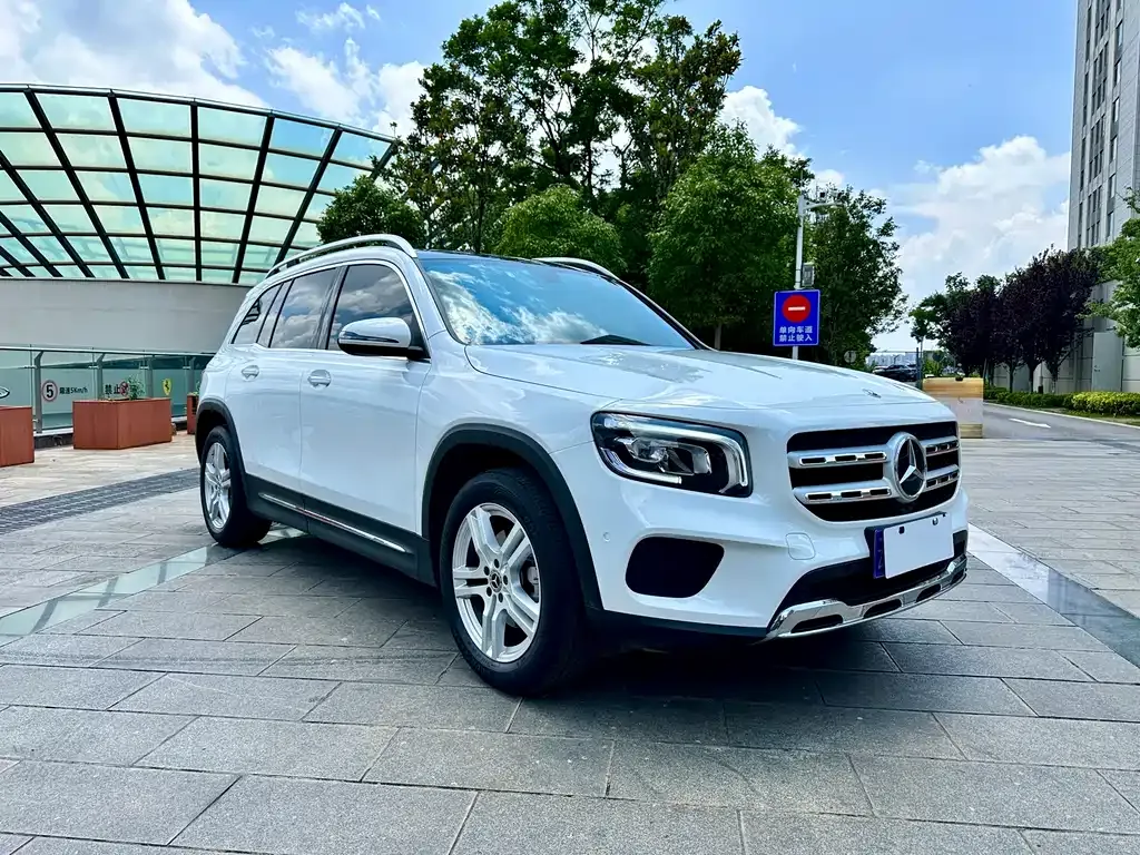 Mercedes-Benz GLB — фото 9