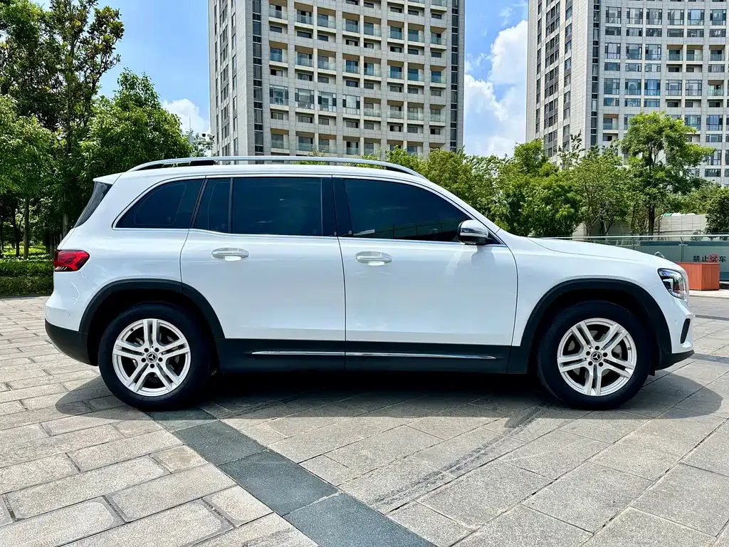 Mercedes-Benz GLB — фото 6