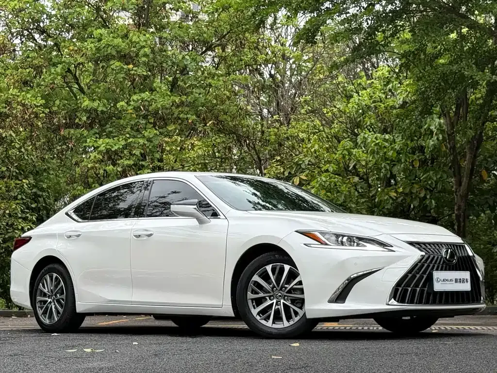 Lexus ES — фото 4