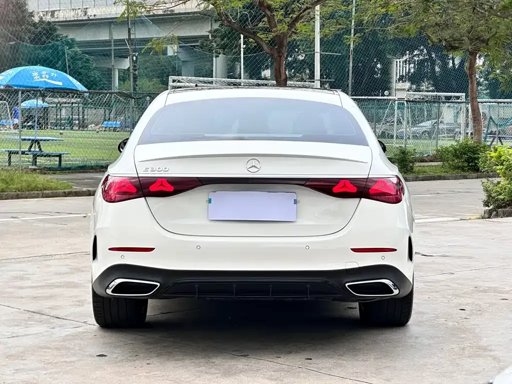 Mercedes-Benz E-Class (Import) — фото 7