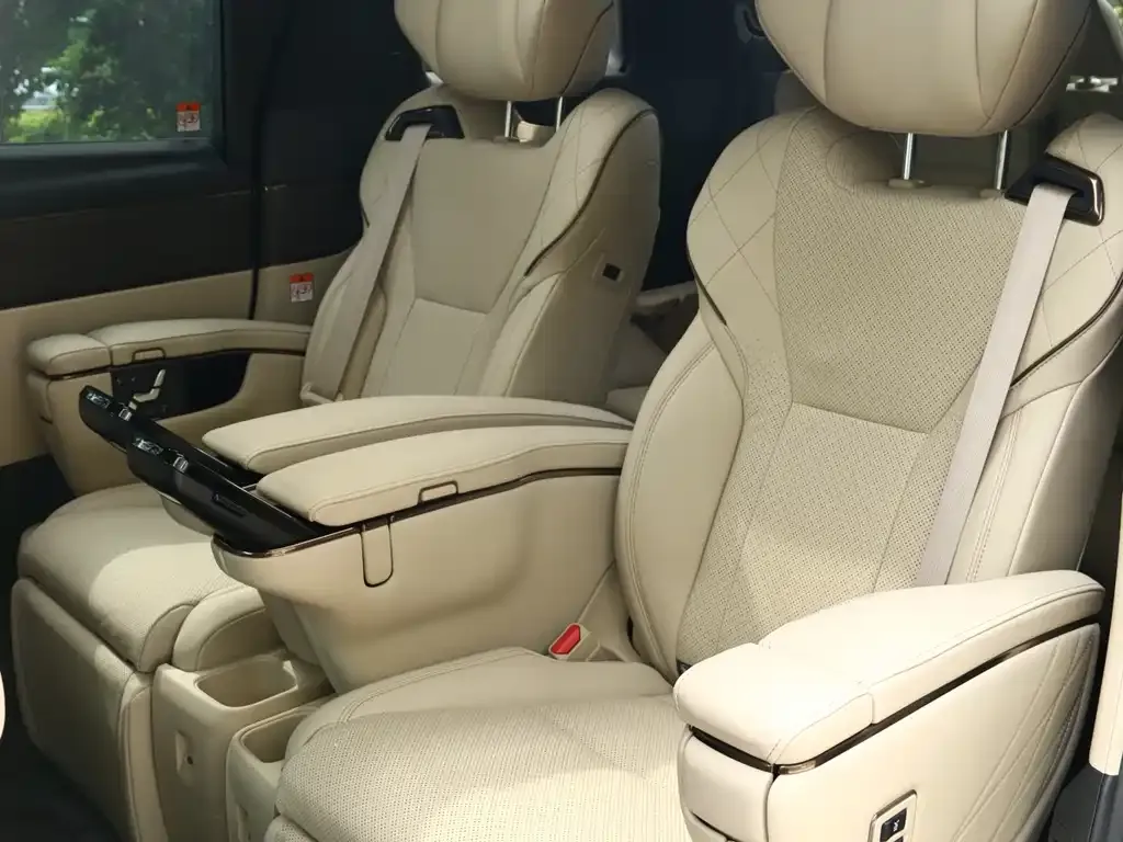 Toyota Alphard — фото 6