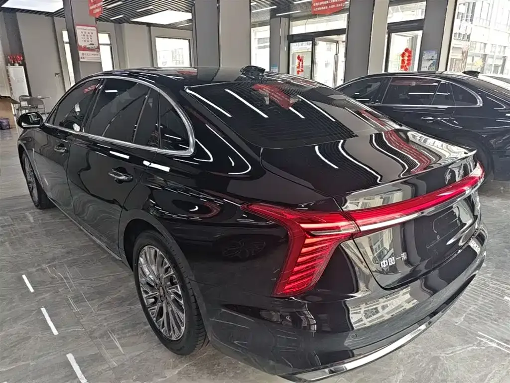 Hongqi H5 — фото 6