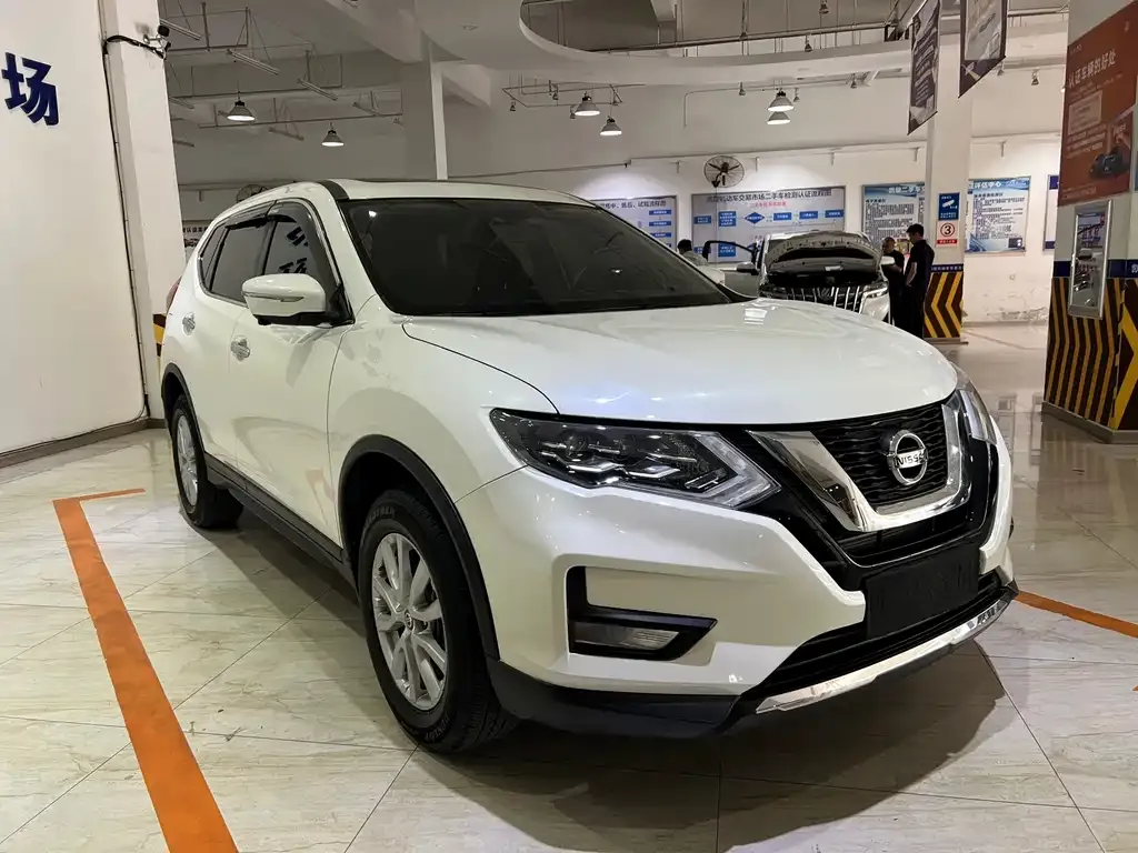 Nissan X-Trail — фото 7