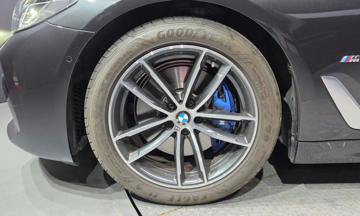BMW 5-Series 2023 из KR, фото 3