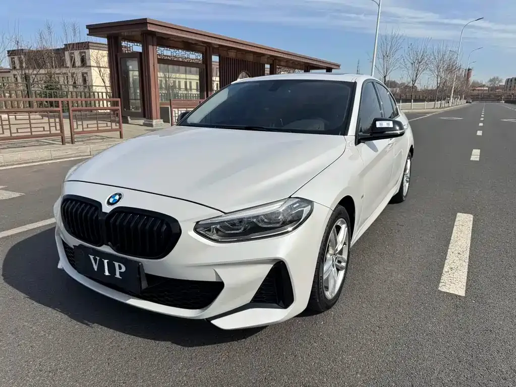 BMW 1 Series — фото 1
