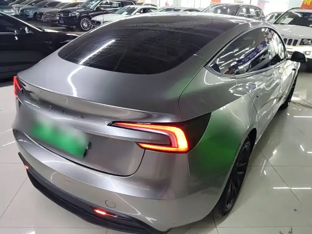 Tesla Model 3 — фото 10