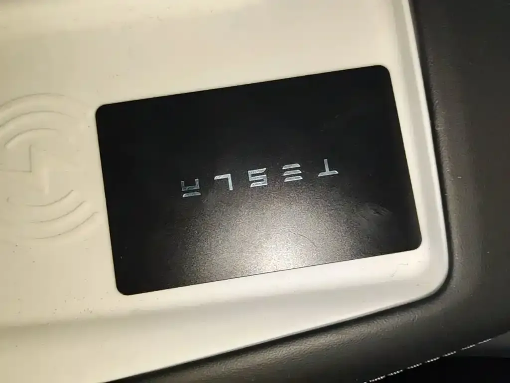 Tesla Model 3 — фото 7