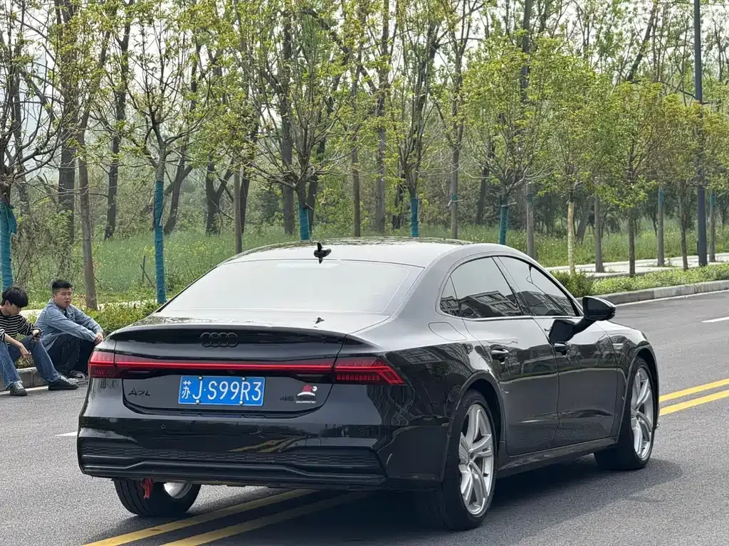 Audi A7L — фото 7