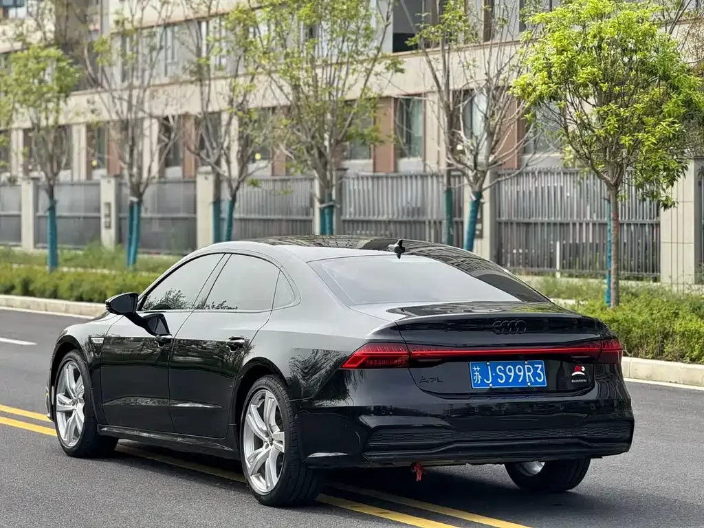 Audi A7L — фото 3