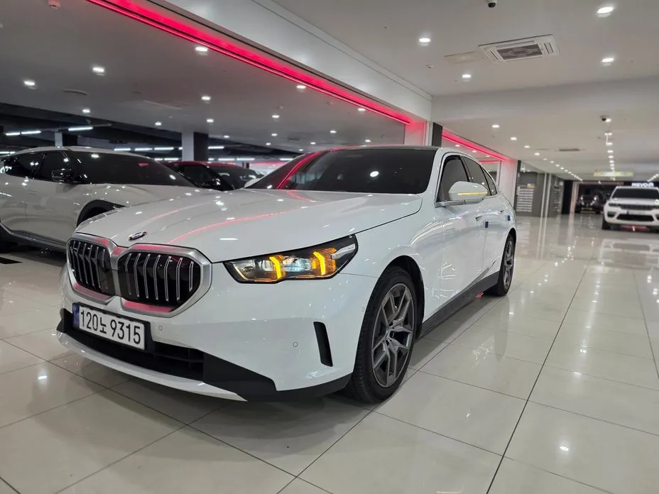 BMW 5-Series