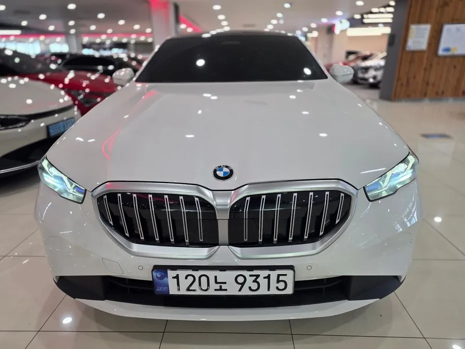 BMW 5-Series 2024 из KR, фото 5