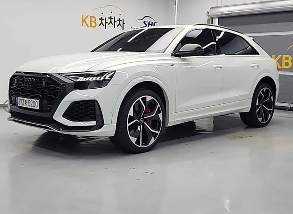 Audi RSQ8