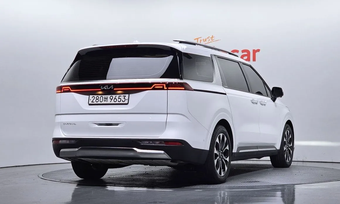 Kia Carnival — фото 5