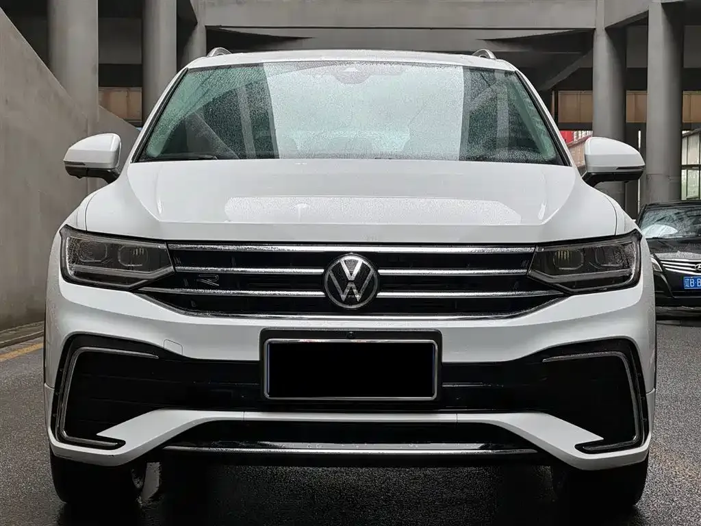 Volkswagen Tiguan L — фото 2