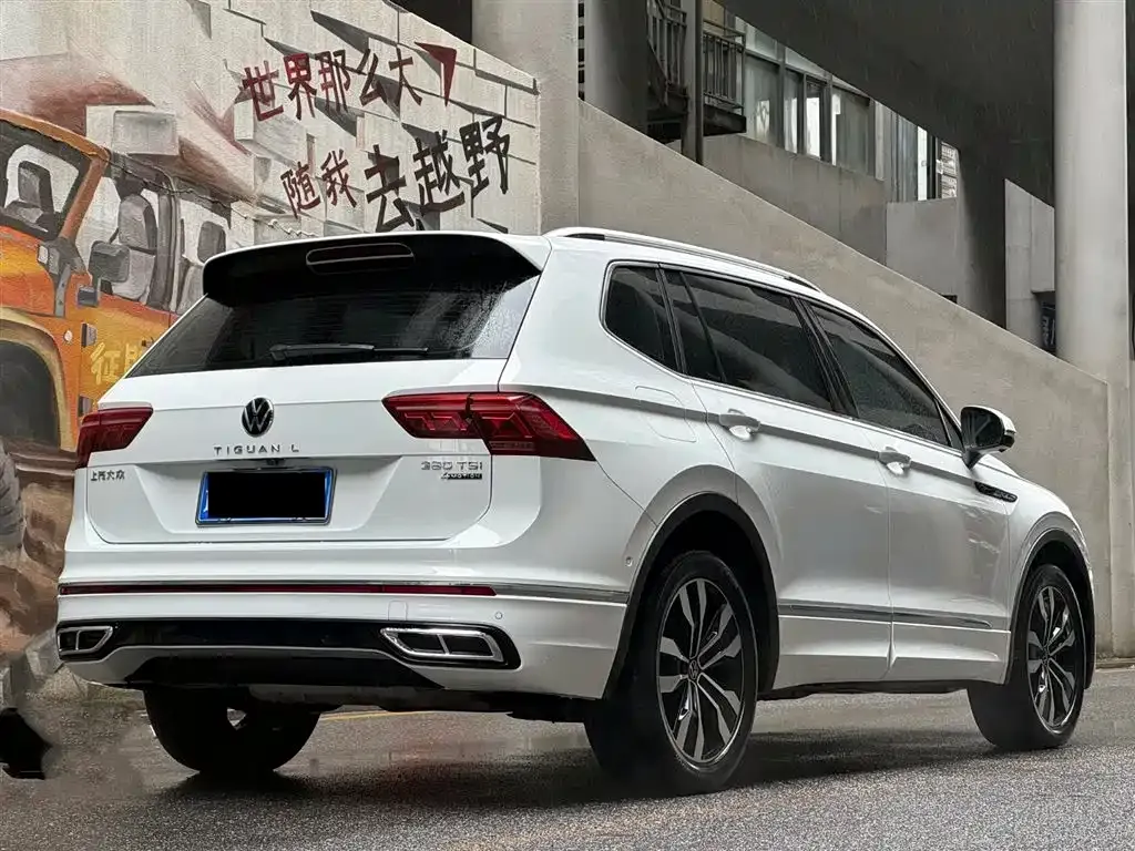 Volkswagen Tiguan L — фото 9