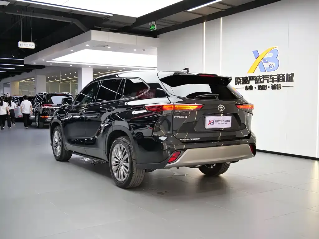 Toyota Highlander — фото 10