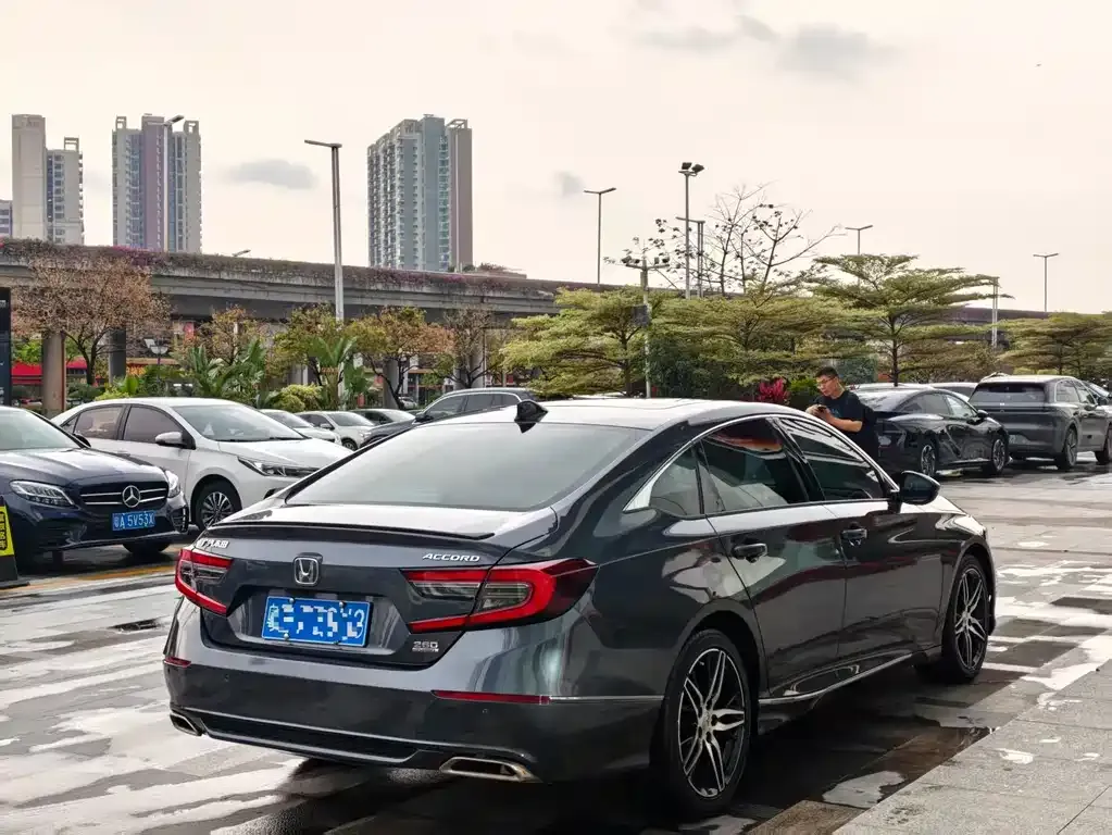 Honda Accord — фото 2