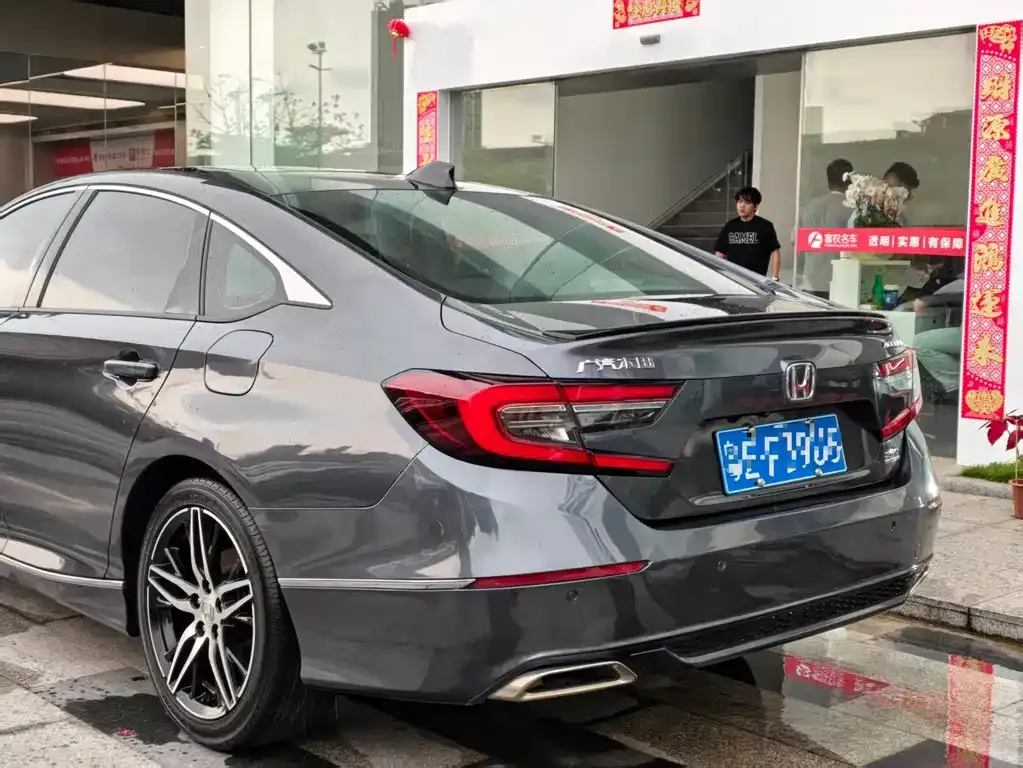 Honda Accord — фото 3