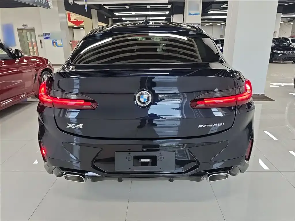 BMW X4 — фото 8