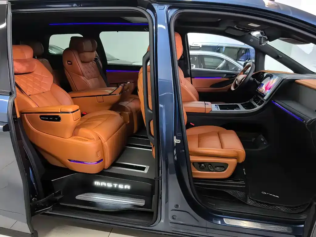 GAC Motor Trumpchi M8 — фото 8