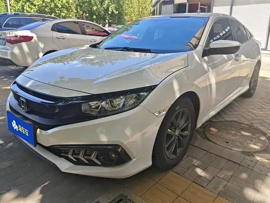 Honda Civic — фото 1