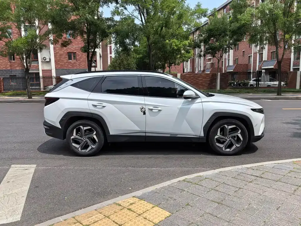 Hyundai Tucson — фото 7