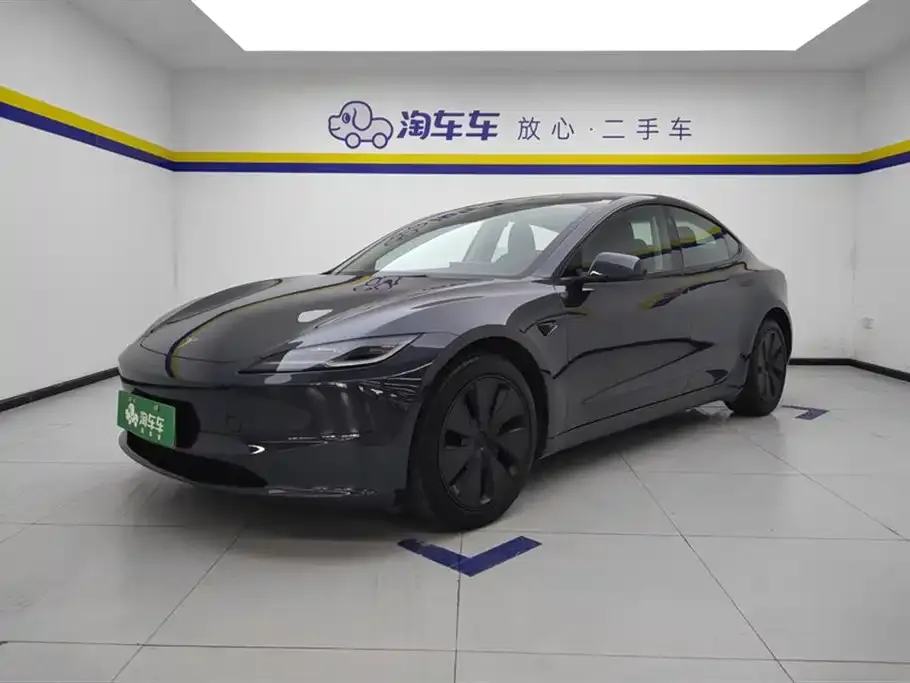 Tesla Model 3 — фото 1