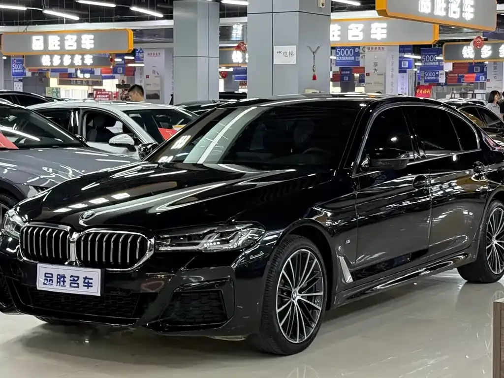 BMW 5 Series — фото 1