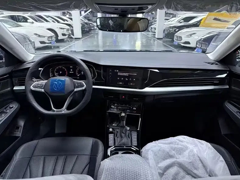 Volkswagen Passat — фото 9