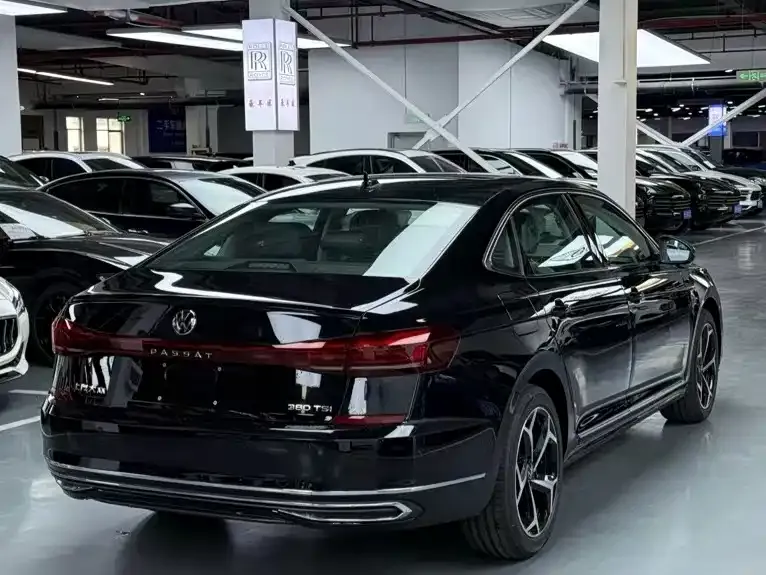 Volkswagen Passat — фото 4