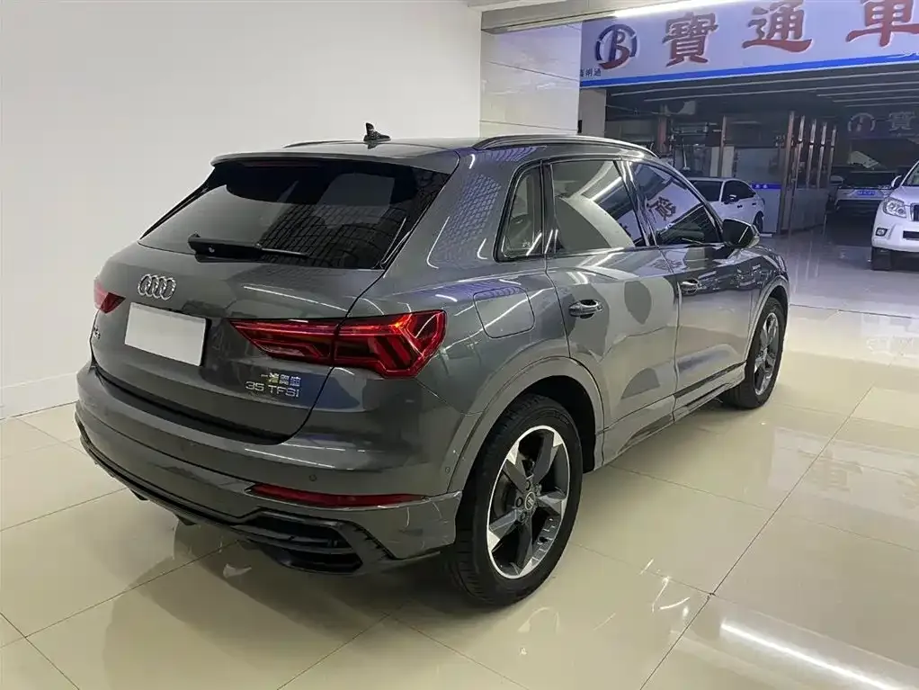Audi Q3 — фото 10