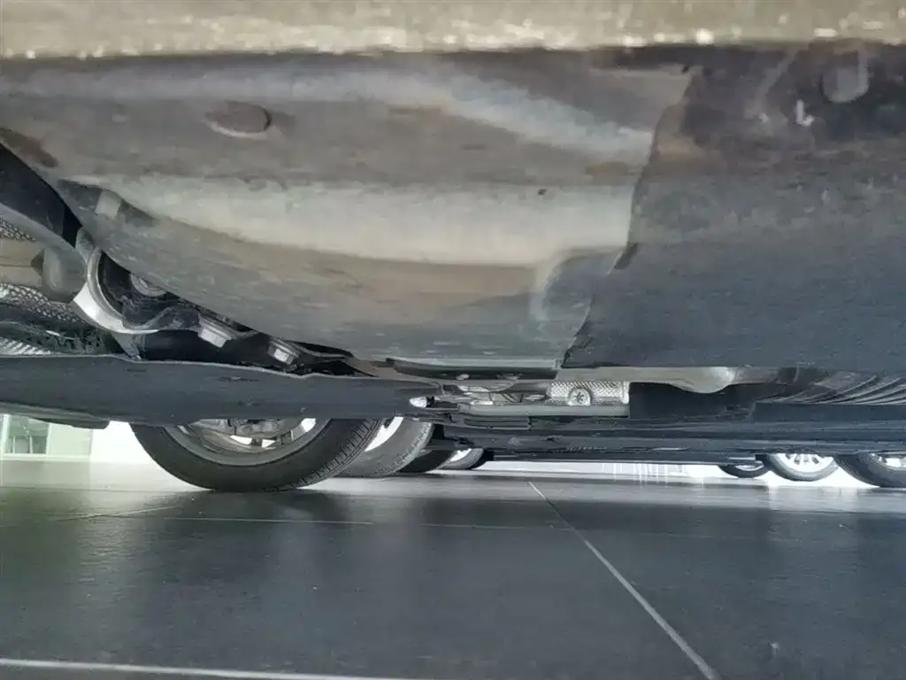 Audi A4L — фото 2