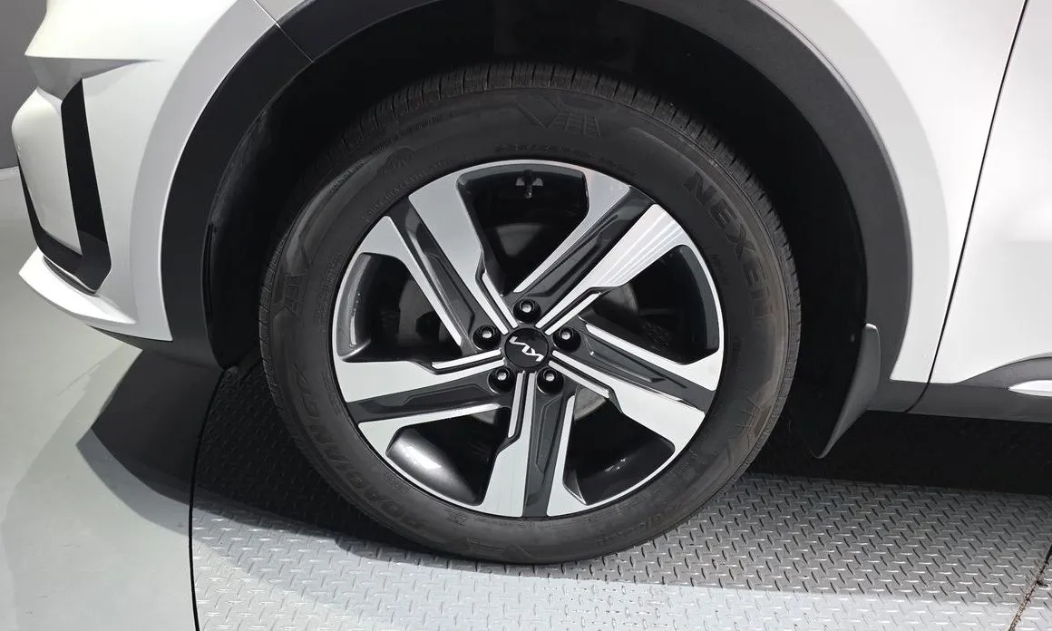 Kia Sorento — фото 10
